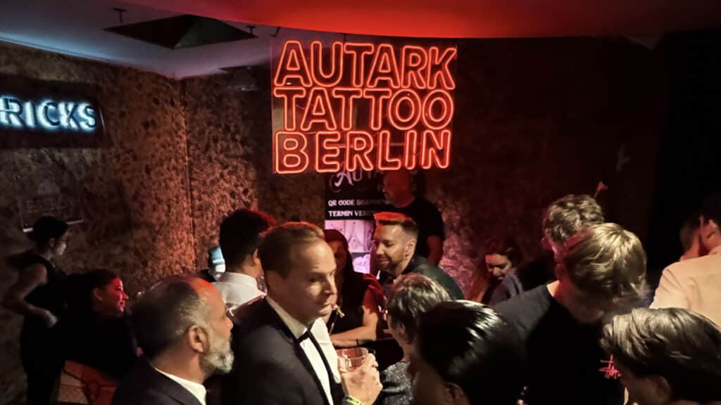 Vorsicht beim Tätowierer